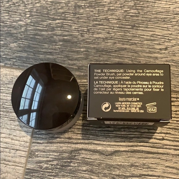 Laura Mercier Secret Brightening Powder Eyes - Picture 4 of 4